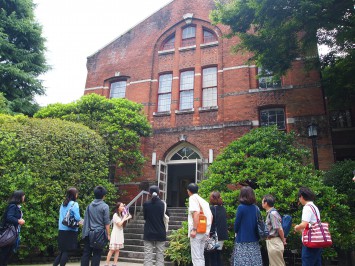 1887(明治20)年竣工の有終館。当時は日本最大の学校図書館で「書籍館」と呼ばれた