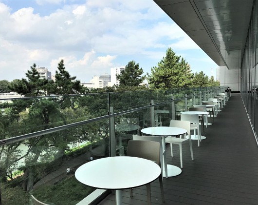 気持ちのいいテラス席