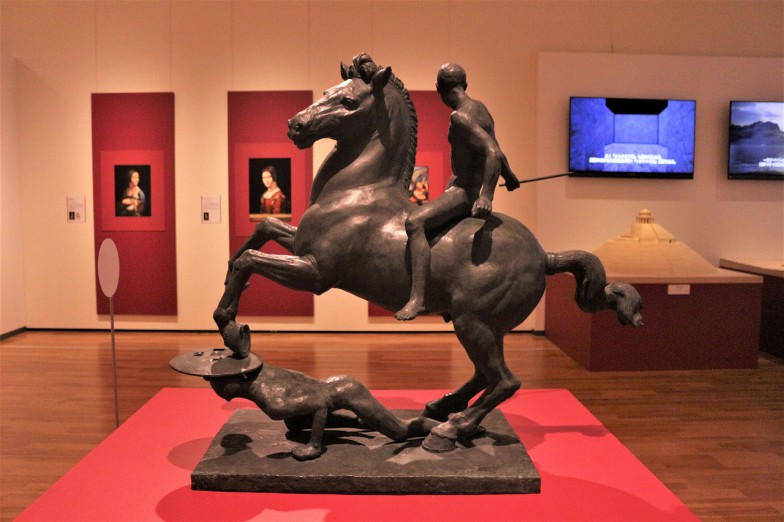1493年に馬だけの粘土像を完成させていた