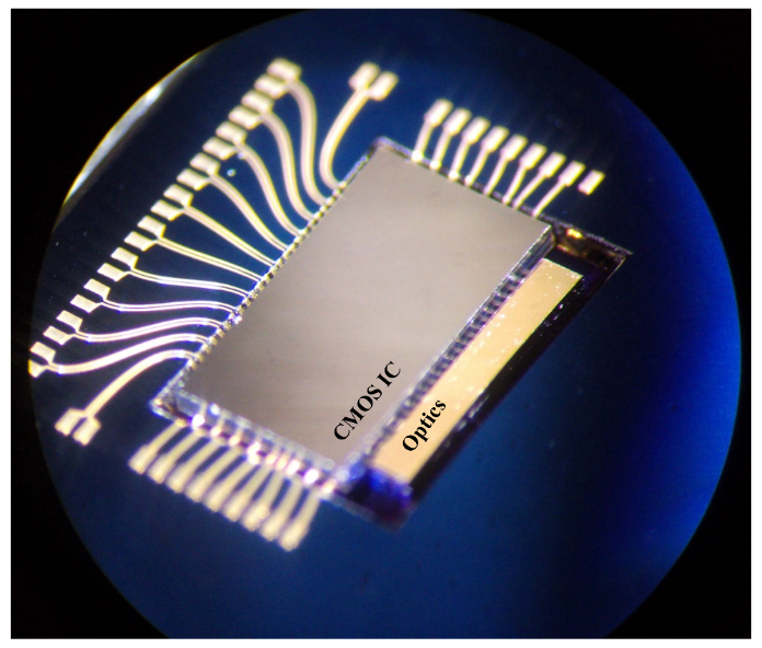 光と電気のICを組み合わせて120Gb /秒の送信機を作成